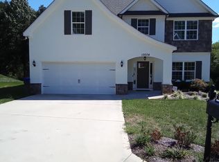 10024 Castleglen Ln, Knoxville, TN 37922