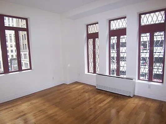 Rented by KVNY Soho | media 22