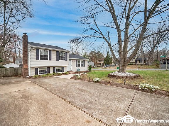 3rd image of 4901 Daffodil Cir