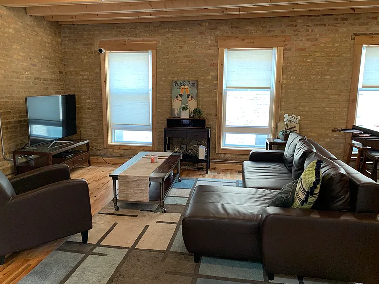 3853 N Damen Ave #CH — Photo 3