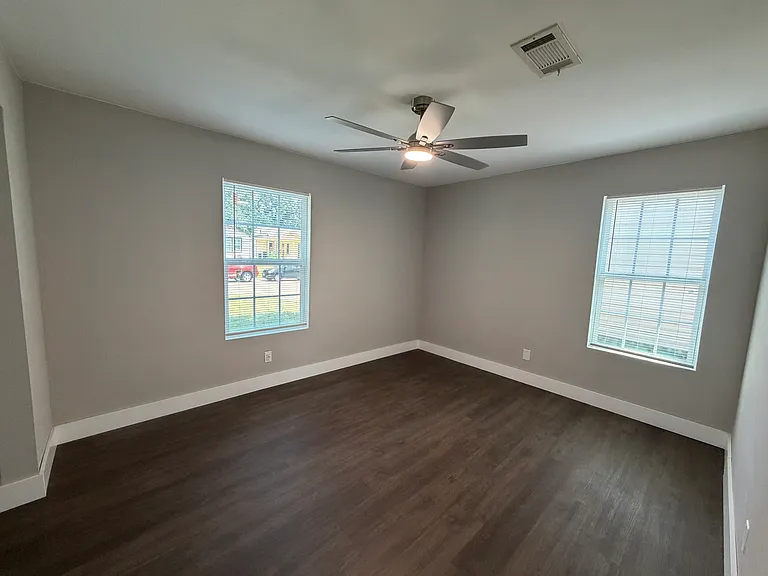231 Elm St — Photo 13