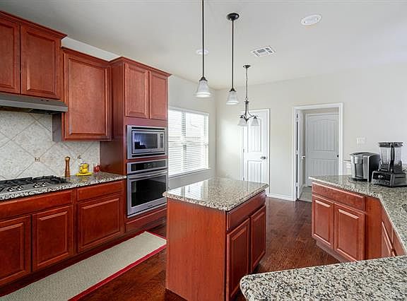 4th image of 2610 Idlewood Dr