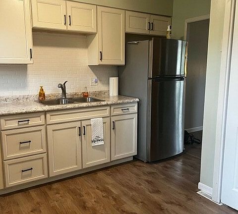 5th image of 2989 Daisy Ct