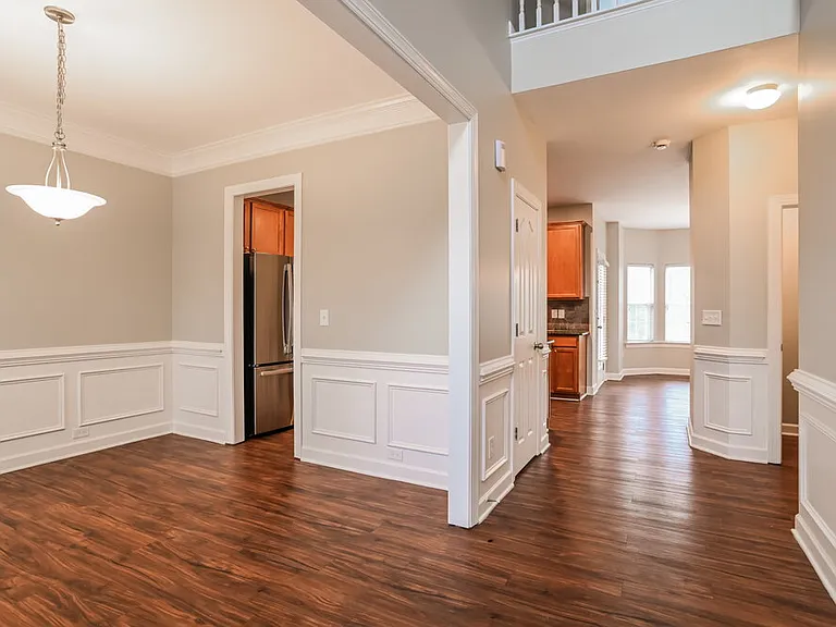 2404 Sierra Chase Dr — Photo 4