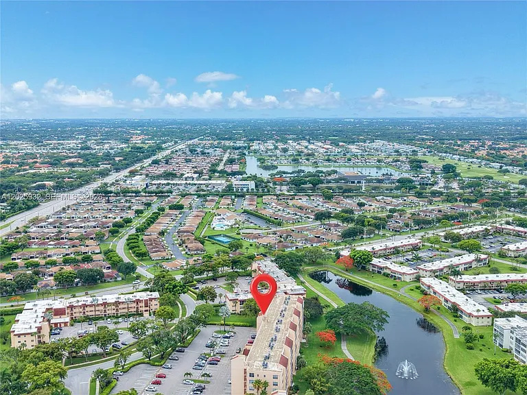 14623 Bonaire Blvd #405 — Photo 35