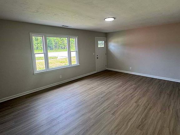 4th image of 2217 Hamburg Pike