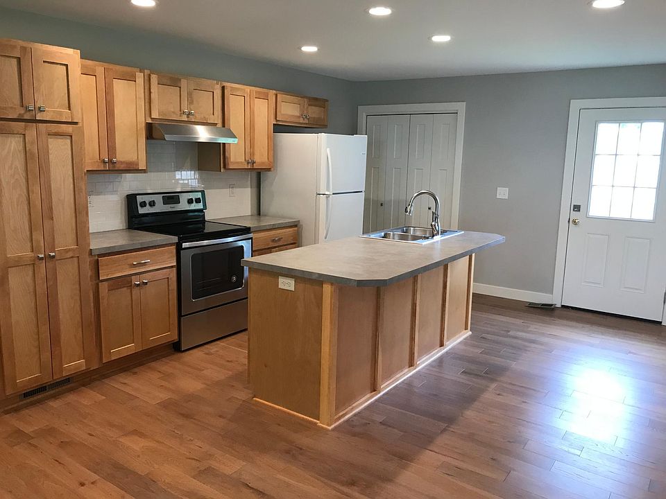 Kitchen looking toward back door