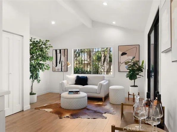 1559 W 113th St, Los Angeles, CA 90047