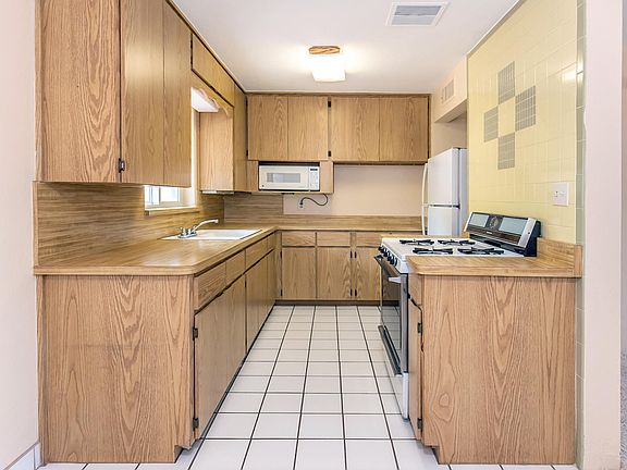 5th image of 2526 E Alta Vista St