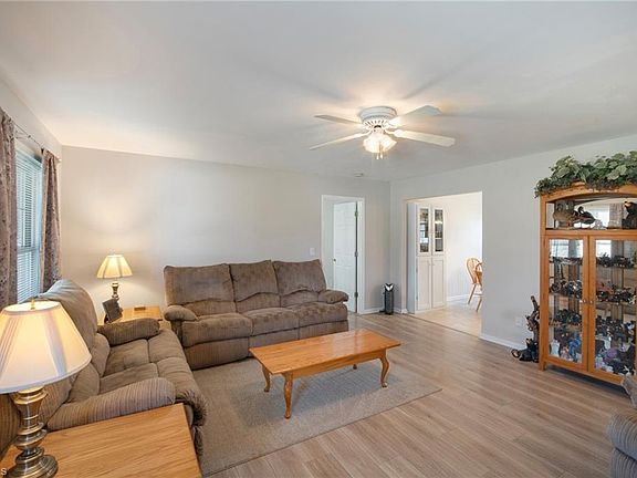 2nd image of 110 Franklin Ave