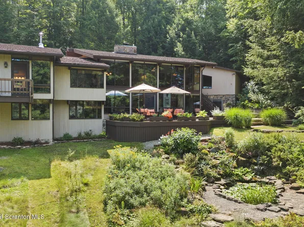 102 S Longford Lake Rd, Brackney, PA 18812