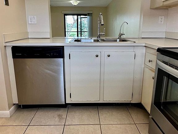 3rd image of 10525 NW 11th Street #103