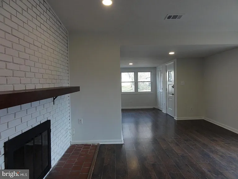 7029 Woodley Ln — Photo 11