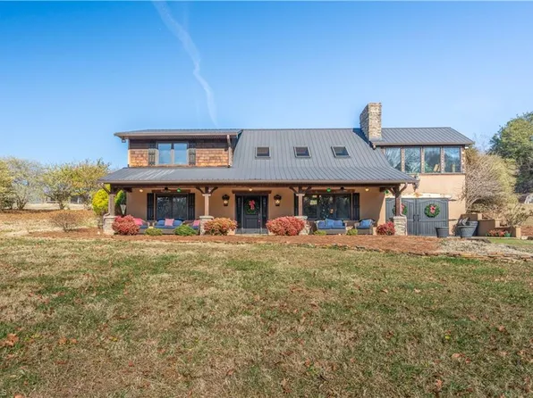362 Sapphire Valley Dr, Winston Salem, NC 27107