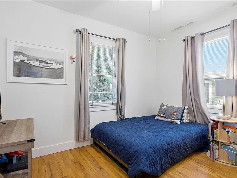 255 Sunset Ave — Photo 16