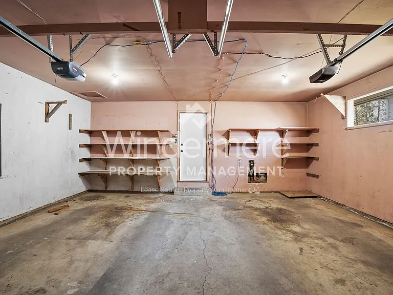 1706 E 38th Ave — Photo 17