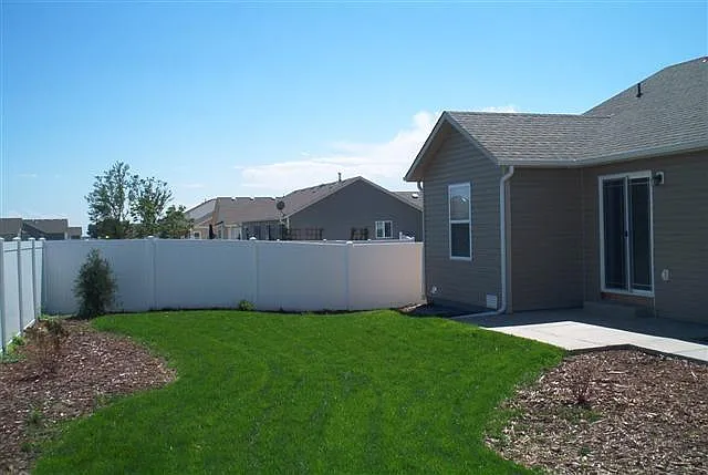 6900 Lee St — Photo 2