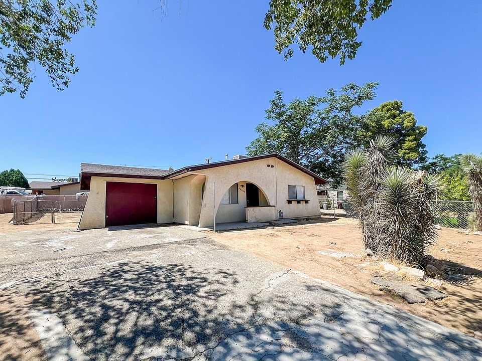 1st image of 55595 Pueblo Trl