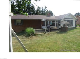 1215 Parshall Rd, Wellsville, OH 43968