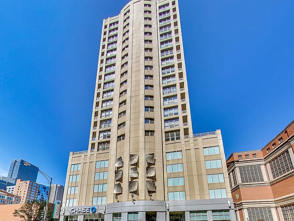 1st image of 600 N Dearborn St APT 1807