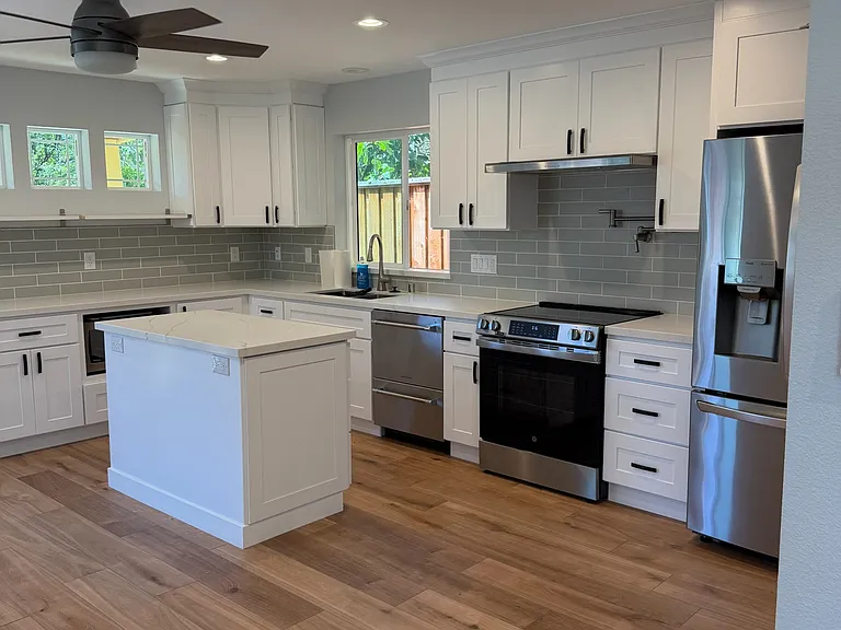 2331 Fairfield Ave #B — Photo 8