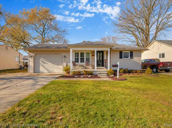 9061 Oporto St, Livonia, MI 48150