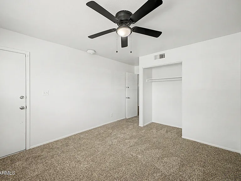317 N Elm St — Photo 28