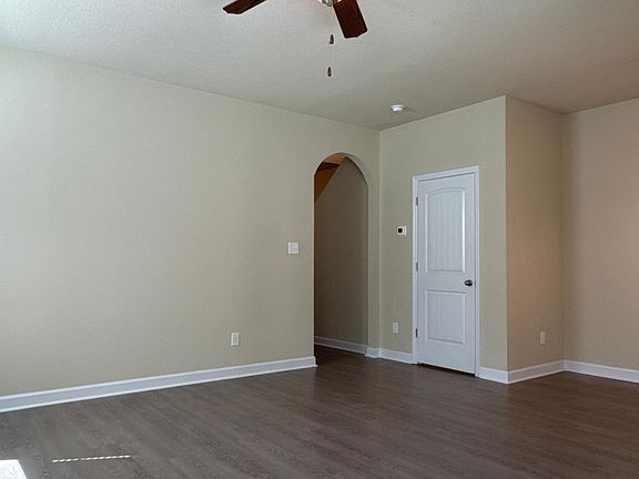 4th image of 395 Frisco Way