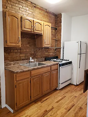 Rented by MCR Realty | media 12