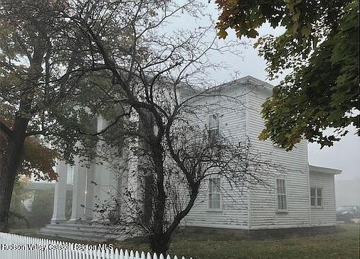 1st image of 824 Warren Street