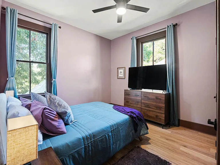709 W 14th St #2 — Photo 33