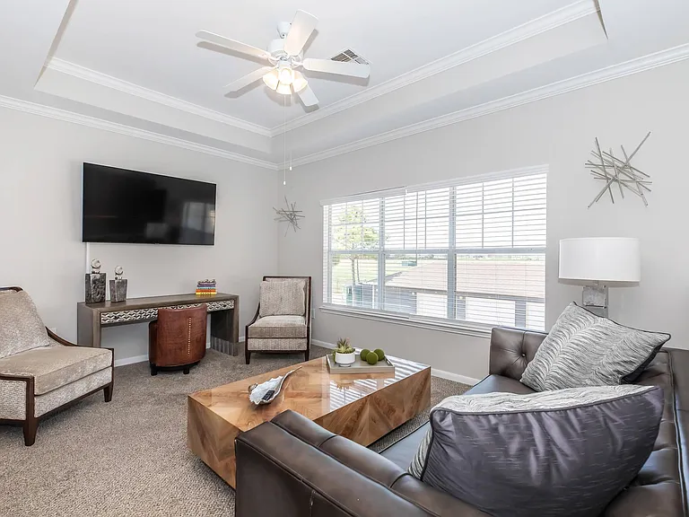 Estate Villas at Krum Apartments — Photo 34