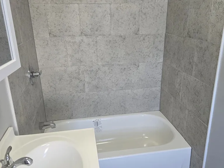28 Sherman St #7 — Photo 37