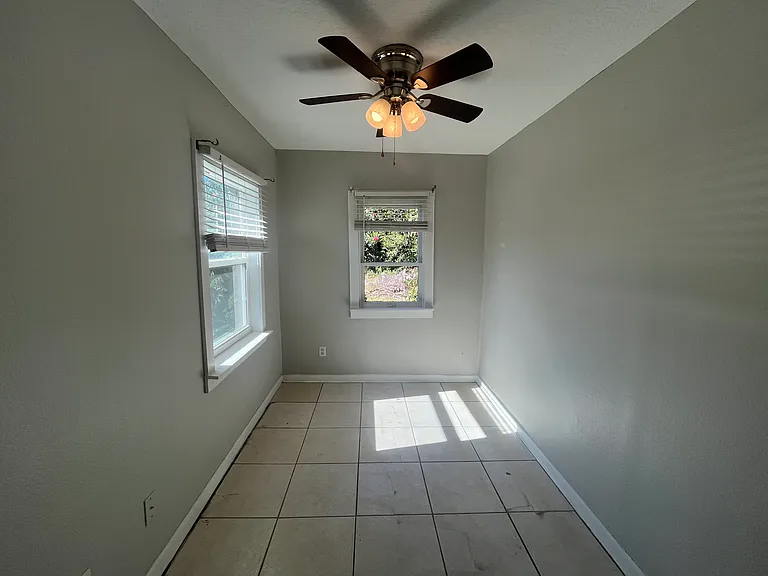 127 1/2 W Palmetto Ave — Photo 10