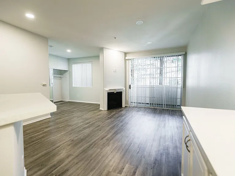 311 South Doheny Drive — Photo 18