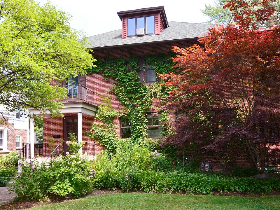 1st image of 627 Jackson Ave