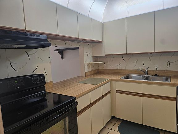 3rd image of 150 Lake Nancy Lane #320
