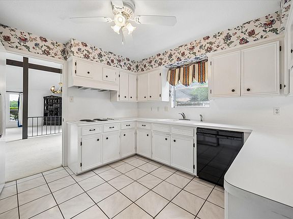 3rd image of 14111 Kiamesha Ct