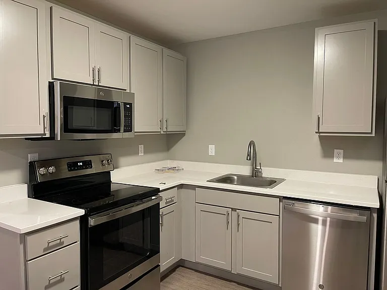 126 College Ave — Photo 15