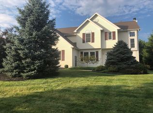 657 Woodhaven Dr, Cuyahoga Falls, OH 44223