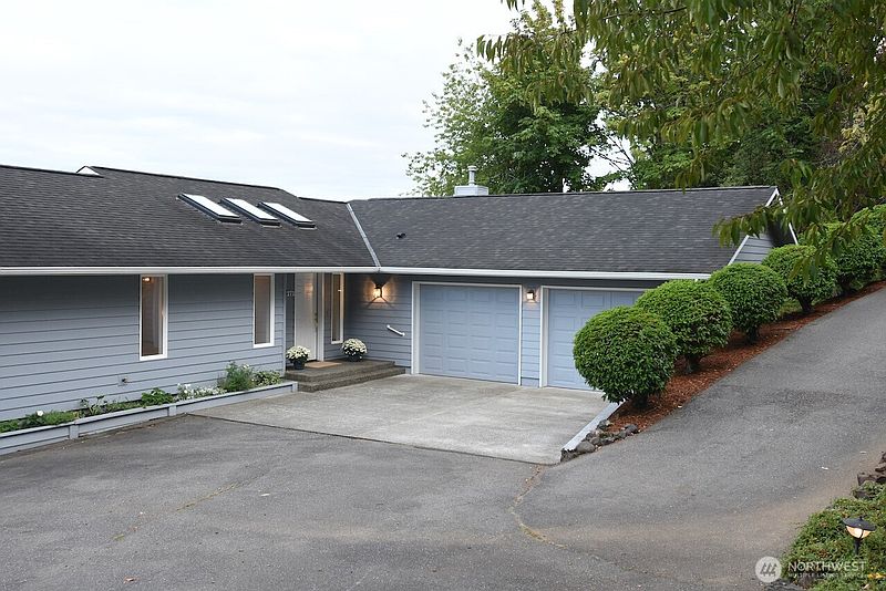 4th image of 171 NE Fair Oaks Terrace
