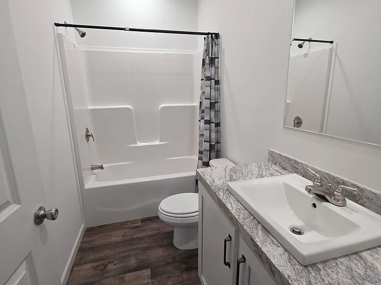 805 Lee St — Photo 16