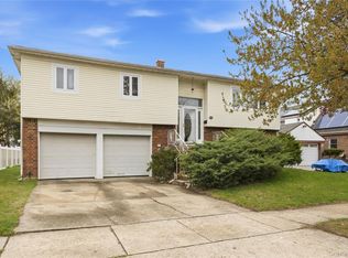 11214 180th Street, Addisleigh Park, NY 11433