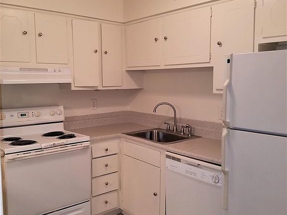 5th image of 3800 Warwick Blvd APT 5