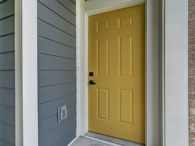12129 Calgary Loop — Photo 36