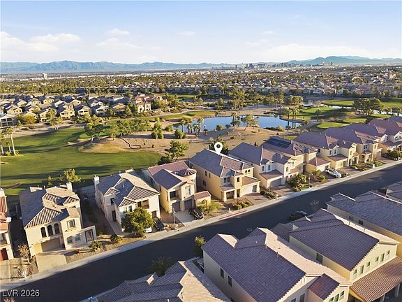 2nd image of 62 Crooked Putter Dr