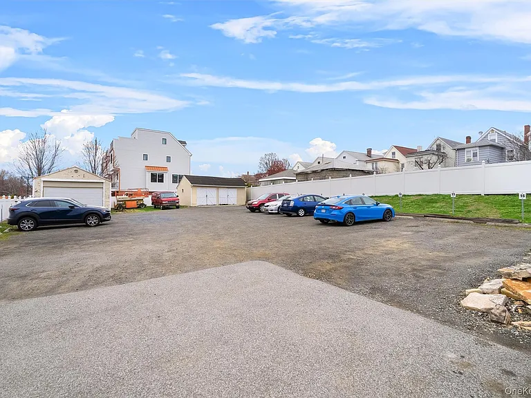 135 Beekman Ave #LR — Photo 17
