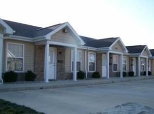 1307 Arthur Ave APT 2, Charleston, IL 61920