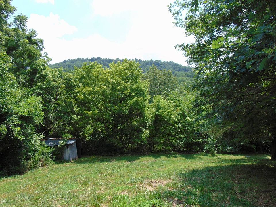 2nd image of 90 Cave Hill Rd