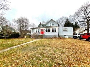 987 W Shore Rd, Warwick, RI 02889